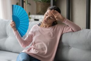 woman-sweltering-in-the-heat